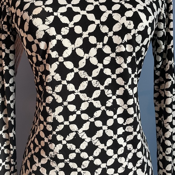 Michael Kors black and white long sleeve size XS dress - Picture 3 of 13